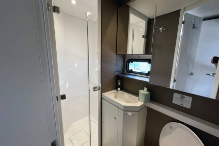 Catana Group Bali 5.4 - 6 + 2 cab. Ne Plus Ultra