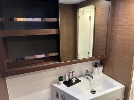 Lagoon-Bénéteau Lagoon 42 - 4 + 1 cab. Fujin