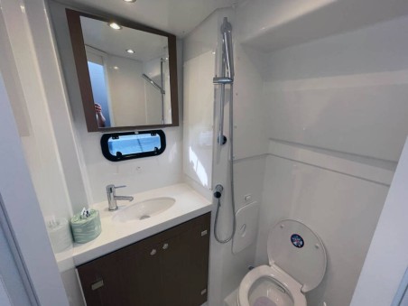 Catana Group Bali 5.4 - 6 + 2 cab. Ne Plus Ultra