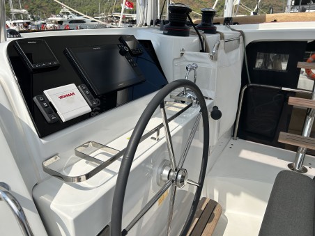 Lagoon-Bénéteau Lagoon 42 - 4 + 1 cab. Kami
