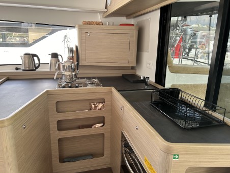 Lagoon-Bénéteau Lagoon 42 - 4 + 1 cab. Kami