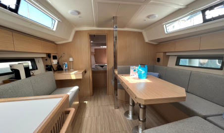 Bavaria C42 | Czarter jachtu Włochy | Travelboat