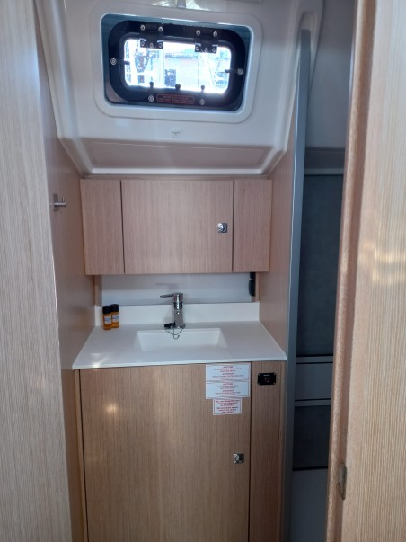 Bavaria C42 | Czarter jachtu Włochy | Travelboat