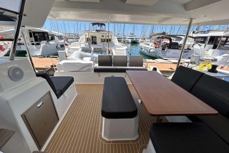 Fountaine Pajot Fountaine Pajot Astrea 42 - 4 + 1 cab. Deutz