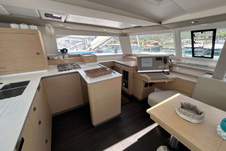 Fountaine Pajot Fountaine Pajot Astrea 42 - 4 + 1 cab. Deutz
