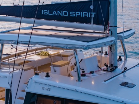 Island Spirit Yachts Island Spirit 525E Electric E-Motion