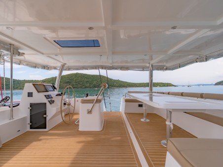 Island Spirit Yachts Island Spirit 525E Electric E-Motion