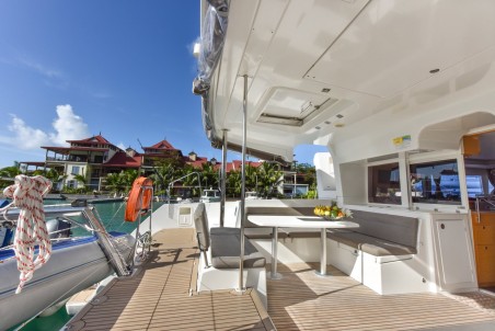 Lagoon-Bénéteau Lagoon 450 - 4 + 2 cab. Muzikal