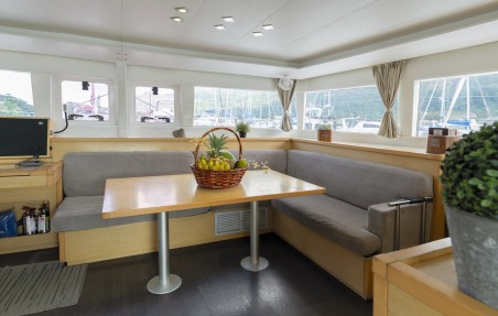 Lagoon-Bénéteau Lagoon 450 - 4 + 2 cab. Muzikal