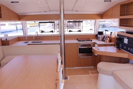 Catana Group Bali Catsmart - 4 cab. Tehani_X