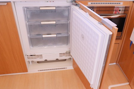 Catana Group Bali Catsmart - 4 cab. Tehani_X