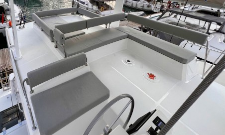 Catana Group Bali 4.8 OW - 3 + 1 cab. Honour