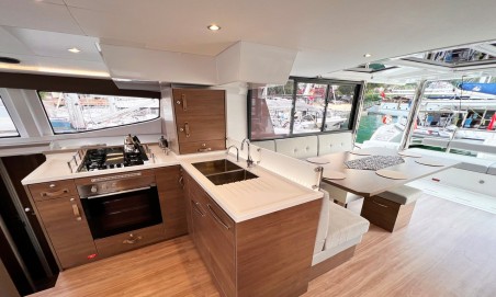 Catana Group Bali 4.8 OW - 3 + 1 cab. Honour