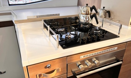 Catana Group Bali 4.8 OW - 3 + 1 cab. Honour