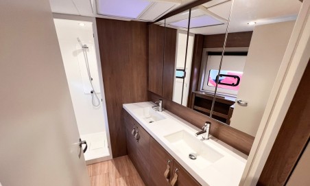 Catana Group Bali 4.8 OW - 3 + 1 cab. Honour