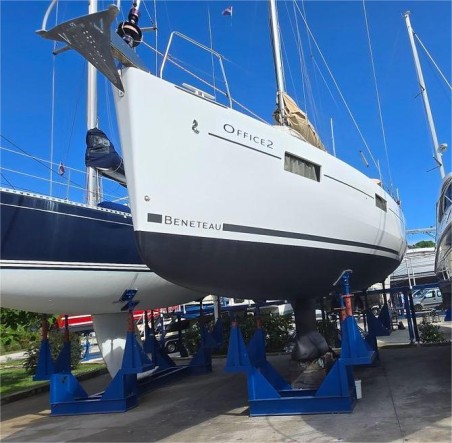 Bénéteau Oceanis 41.1 Office 2