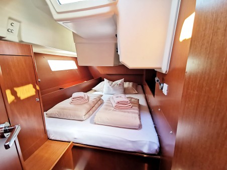 Bénéteau Oceanis 41.1 Office 2