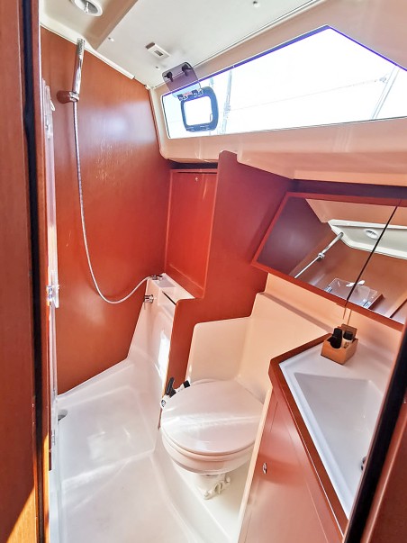 Bénéteau Oceanis 41.1 Office 2