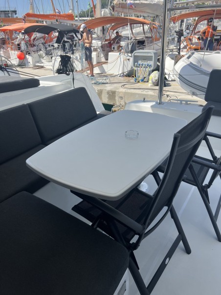 Lagoon-Bénéteau Lagoon 42 - 4 + 2 cab. Top Light