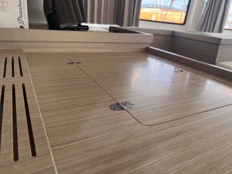 Lagoon-Bénéteau Lagoon 42 - 4 + 2 cab. Top Light