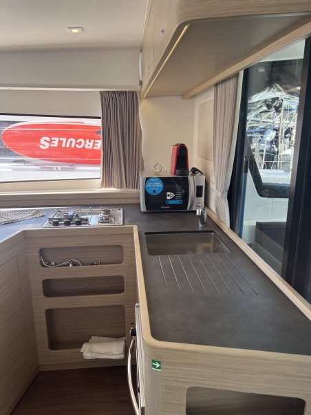 Lagoon-Bénéteau Lagoon 42 - 4 + 2 cab. Top Light