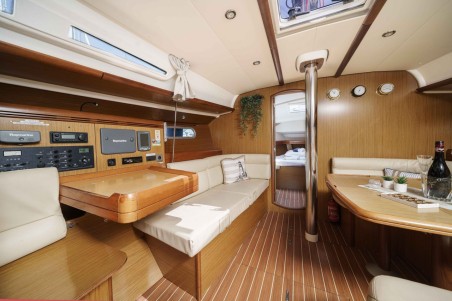 Jeanneau Sun Odyssey 42i Ema