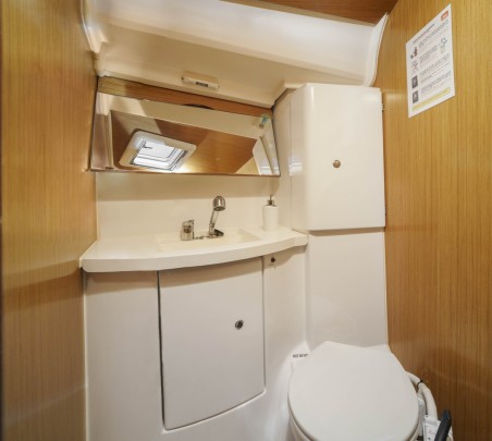 Jeanneau Sun Odyssey 42i Ema