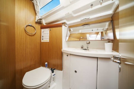 Jeanneau Sun Odyssey 42i Ema