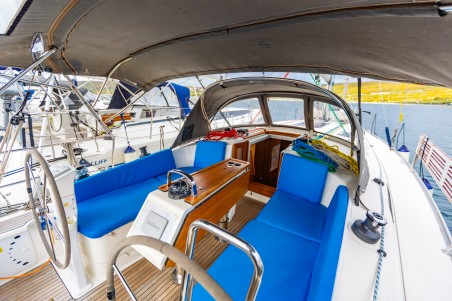 Bavaria Yachtbau Bavaria Cruiser 37 - 3 cab. Fjaka