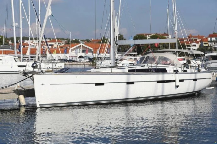Bavaria Yachtbau Bavaria Cruiser 56 - 5 + 1 cab. Star Romeo