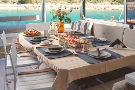 Catana Group Bali 5.4 - 5 + 2 cab Joža