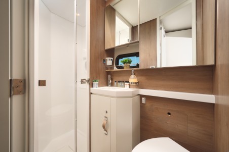 Catana Group Bali 5.4 - 5 + 2 cab Joža