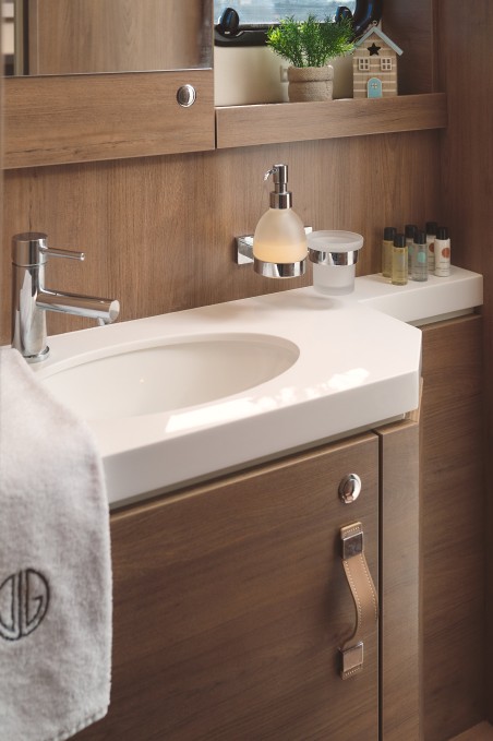 Catana Group Bali 5.4 - 5 + 2 cab Joža