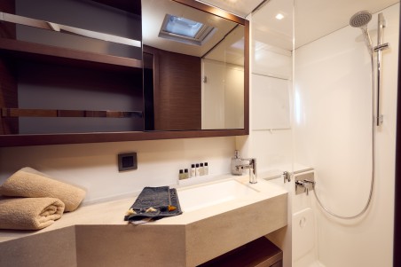 Lagoon-Bénéteau Lagoon 42 - 4 + 2 cab. Barney