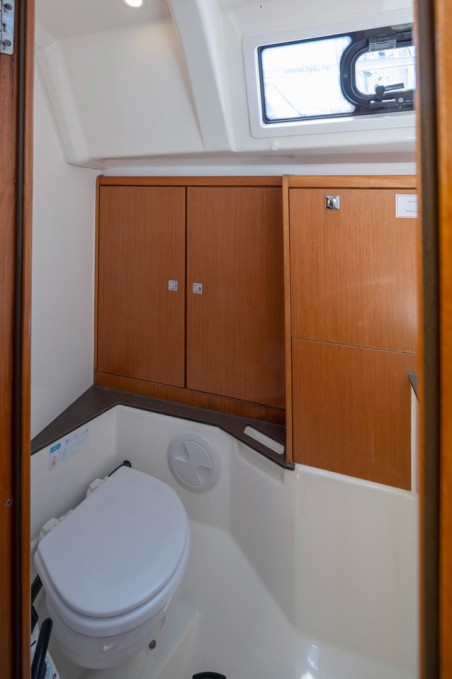Bavaria Yachtbau Bavaria Cruiser 37 - 3 cab. Athene