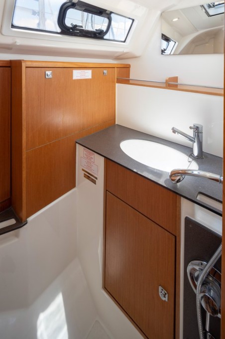 Bavaria Yachtbau Bavaria Cruiser 37 - 3 cab. Athene