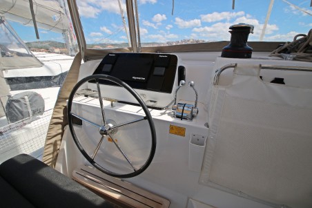 Lagoon-Bénéteau Lagoon 42 OW Sailing Breeze