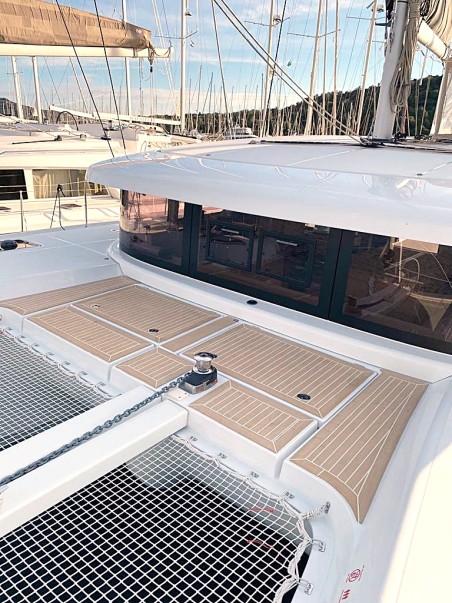 Lagoon-Bénéteau Lagoon 42 OW Sailing Breeze