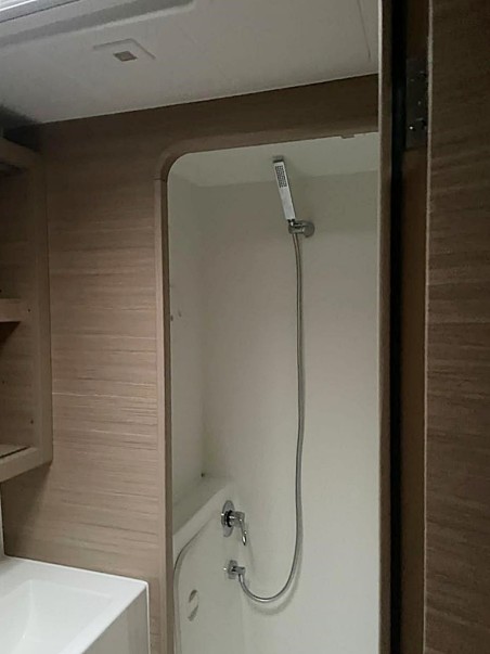 Lagoon-Bénéteau Lagoon 42 OW Sailing Breeze