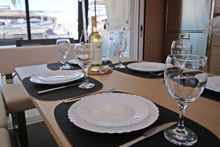 Lagoon-Bénéteau Lagoon 43 - 3 + 2 cab. Solution