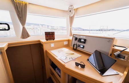 Lagoon-Bénéteau Lagoon 450 F - 4 + 2 cab. Julius Cesar III