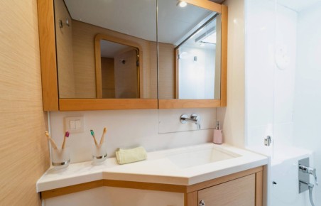 Lagoon-Bénéteau Lagoon 450 F - 4 + 2 cab. Julius Cesar III