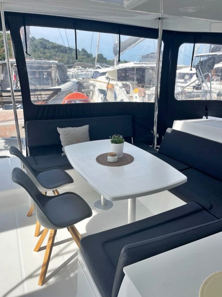 Lagoon-Bénéteau Lagoon 450 F - 4 + 2 cab. Julius Cesar III