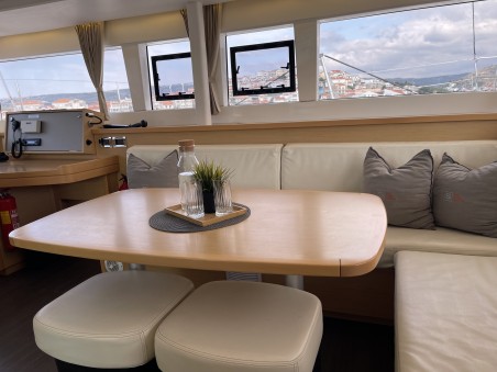 Lagoon-Bénéteau Lagoon 450 F - 4 + 2 cab. Julius Cesar III