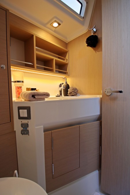 Oceanis 34.1 | Czarter jachtu Chorwacja | Travelboat