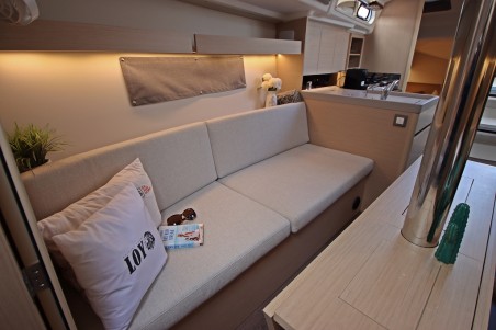 Oceanis 34.1 | Czarter jachtu Chorwacja | Travelboat