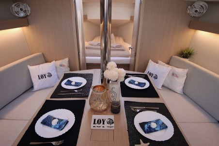 Oceanis 34.1 | Czarter jachtu Chorwacja | Travelboat