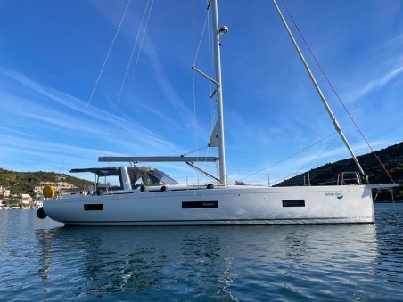 Bénéteau Oceanis Yacht 54 White Bird