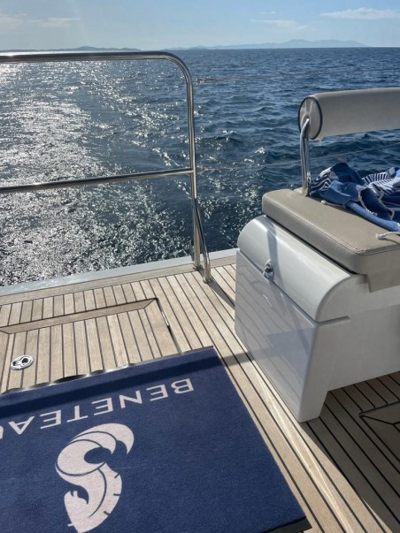 Bénéteau Oceanis Yacht 54 White Bird