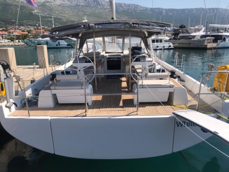 Bénéteau Oceanis Yacht 54 White Bird